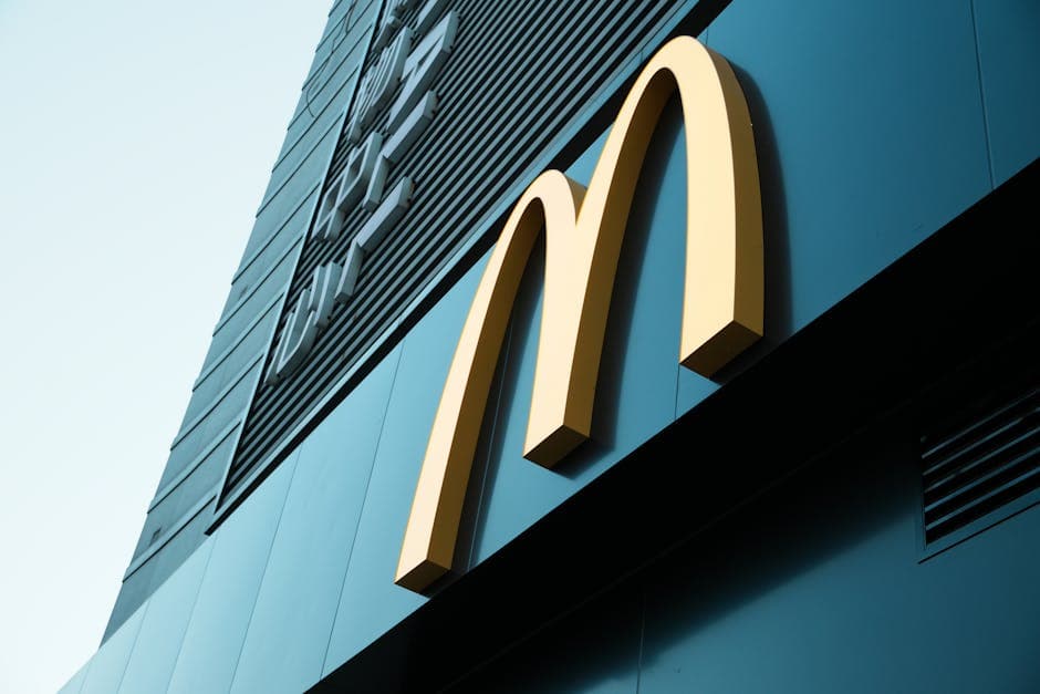 McDonald’s warns it will miss 2030 emissions goal, in frank disclosure · Photo by Joe Chen on Pexels