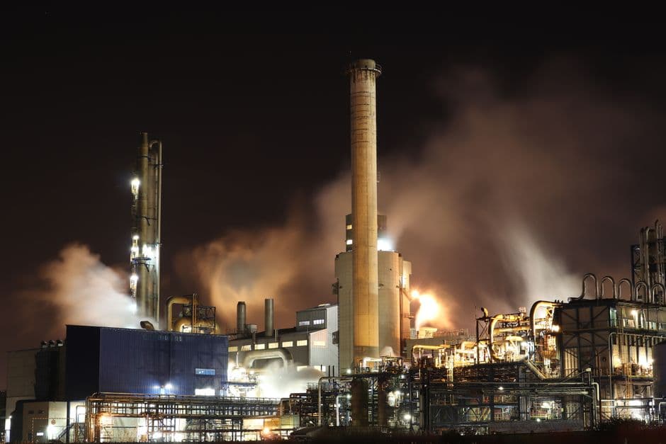 AI could help fossil fuel companies create more emissions · Photo by Loïc Manegarium on Pexels