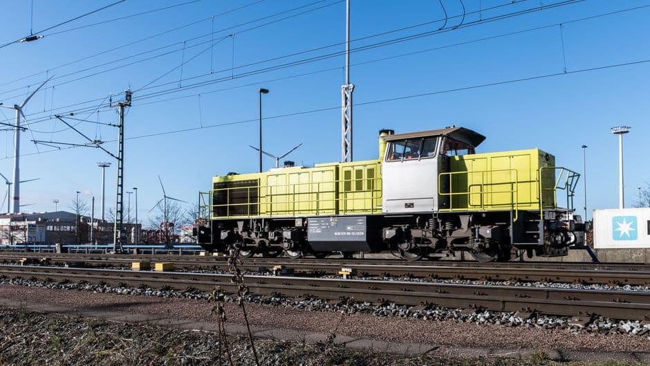 How cruise control and book-and-claim can decarbonize US railroads · Photo by Wolfgang Weiser on Pexels