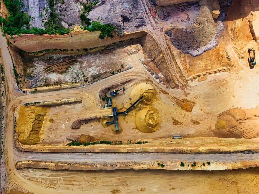 Sand overextraction weakening riverbanks as concrete demand soars · Photo by Volker Braun on Pexels