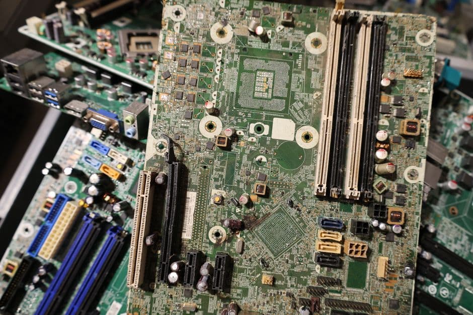 Eurazeo-backed T1A Acquires Flex IT to Form €150 Million Circular IT Platform · Photo by RETURN E-Waste on Pexels