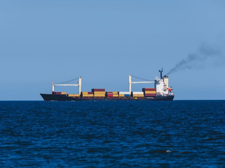 Report: Shipping transition falls behind as demand for zero-emission fuels weakens · Photo by Engin Akyurt on Pexels