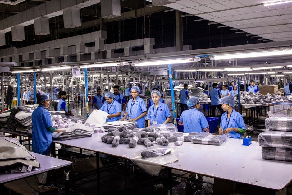 Few major apparel brands pay garment workers a living wage: report · Photo by EqualStock IN on Pexels