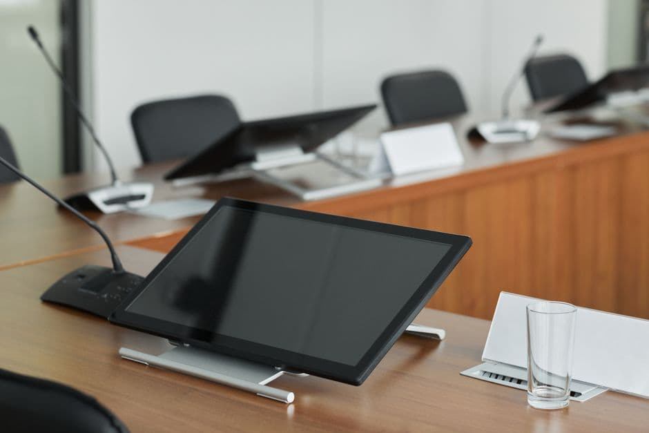 For the majority of companies, risk management still resides in siloes · Photo by Werner Pfennig on Pexels