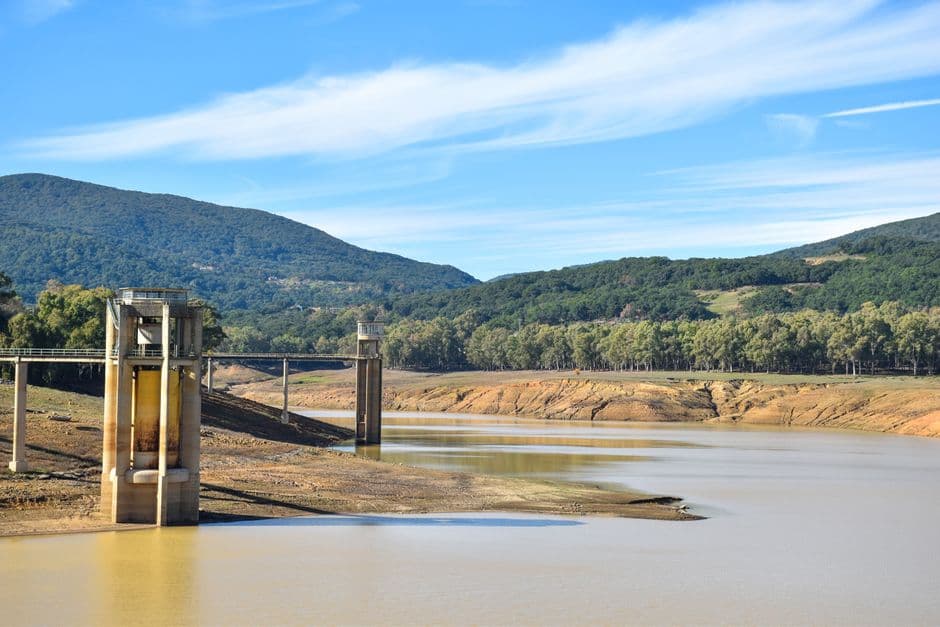 ‘You can see the water going down’: residents on edge as one of England’s worst-hit reservoirs dries up · Photo by DigitalByNADAS Photography on Pexels